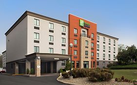 Holiday Inn Express in Saugus Ma
